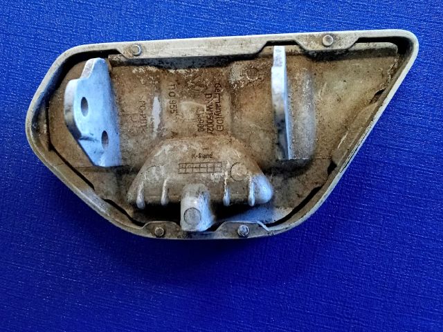 bontott VW TOURAN Jobb Fényszórómosó Fedél