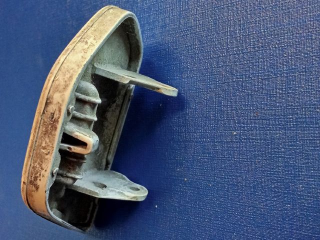 bontott VW TOURAN Jobb Fényszórómosó Fedél