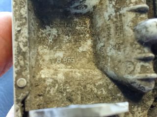 bontott VW TOURAN Jobb Fényszórómosó Fedél