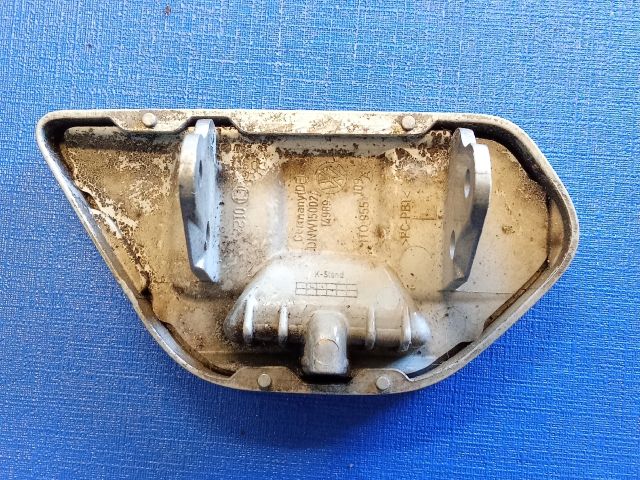 bontott VW TOURAN Jobb Fényszórómosó Fedél