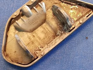 bontott VW TOURAN Jobb Fényszórómosó Fedél