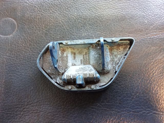 bontott VW TOURAN Jobb Fényszórómosó Fedél