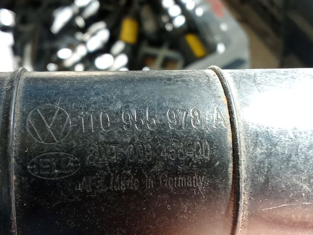 bontott VW TOURAN Jobb Fényszórómosó Fúvóka