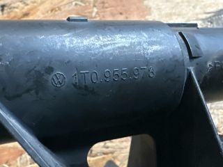 bontott VW TOURAN Jobb Fényszórómosó Fúvóka