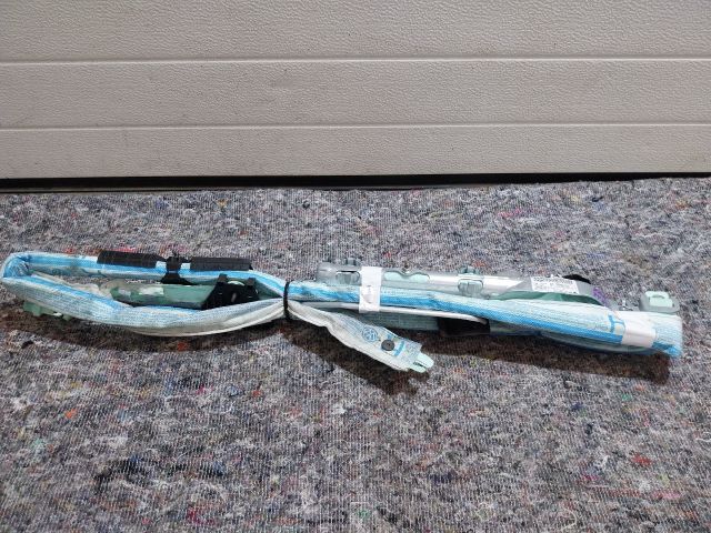 bontott VW TOURAN Jobb Függönylégzsák és Oldallégzsák