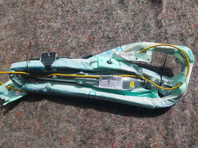 bontott VW TOURAN Jobb Függönylégzsák és Oldallégzsák