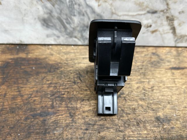 bontott VW TOURAN Jobb hátsó Ablakemelő Kapcsoló