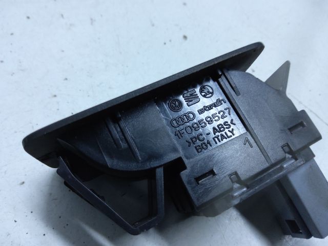 bontott VW TOURAN Jobb hátsó Ablakemelő Kapcsoló