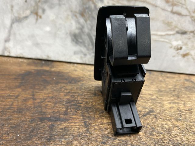 bontott VW TOURAN Jobb hátsó Ablakemelő Kapcsoló