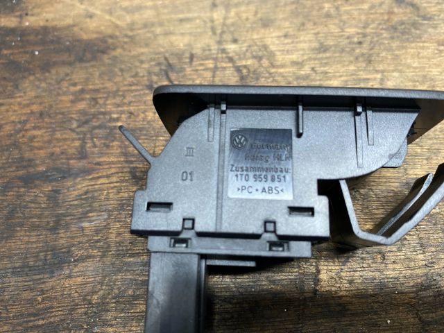 bontott VW TOURAN Jobb hátsó Ablakemelő Kapcsoló