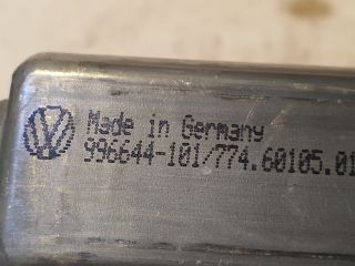 bontott VW TOURAN Jobb hátsó Ablakemelő Motor