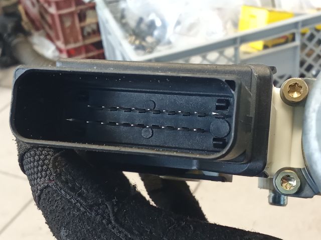 bontott VW TOURAN Jobb hátsó Ablakemelő Motor