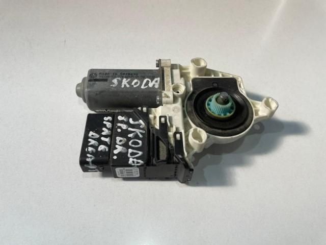 bontott VW TOURAN Jobb hátsó Ablakemelő Motor