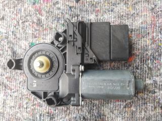 bontott VW TOURAN Jobb hátsó Ablakemelő Motor