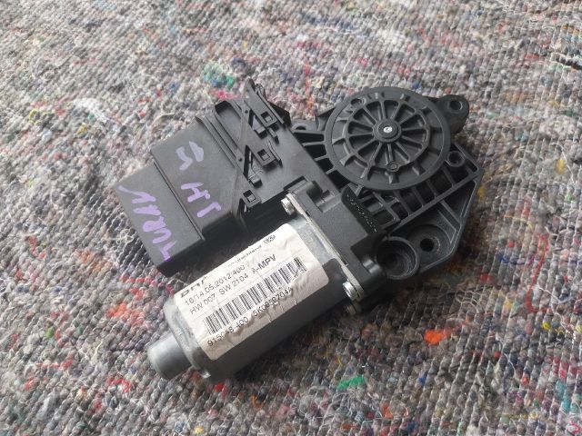 bontott VW TOURAN Jobb hátsó Ablakemelő Motor