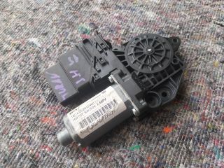 bontott VW TOURAN Jobb hátsó Ablakemelő Motor