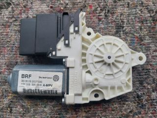 bontott VW TOURAN Jobb hátsó Ablakemelő Motor