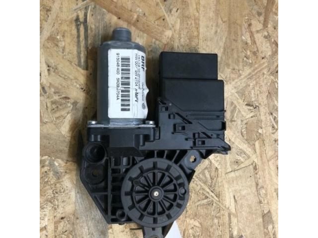 bontott VW TOURAN Jobb hátsó Ablakemelő Motor