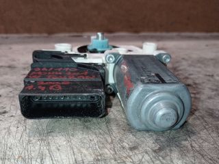 bontott VW TOURAN Jobb hátsó Ablakemelő Motor