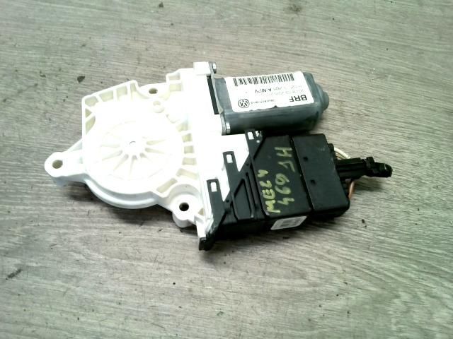bontott VW TOURAN Jobb hátsó Ablakemelő Motor