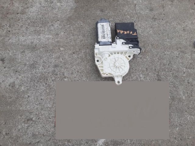 bontott VW TOURAN Jobb hátsó Ablakemelő Motor
