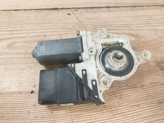 bontott VW TOURAN Jobb hátsó Ablakemelő Motor