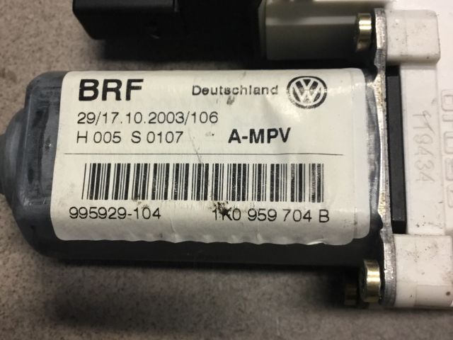 bontott VW TOURAN Jobb hátsó Ablakemelő Motor