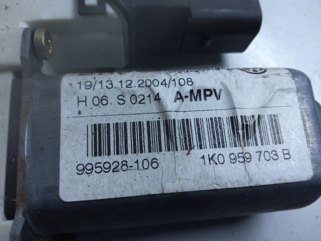 bontott VW TOURAN Jobb hátsó Ablakemelő Motor