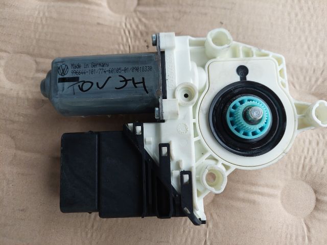 bontott VW TOURAN Jobb hátsó Ablakemelő Motor