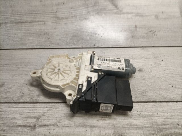 bontott VW TOURAN Jobb hátsó Ablakemelő Motor