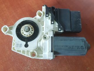 bontott VW TOURAN Jobb hátsó Ablakemelő Motor
