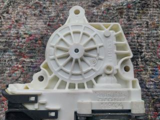 bontott VW TOURAN Jobb hátsó Ablakemelő Motor