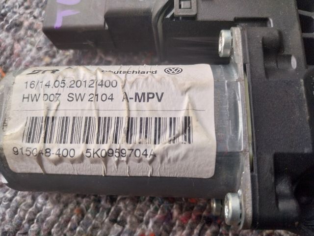 bontott VW TOURAN Jobb hátsó Ablakemelő Motor