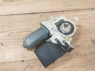 bontott VW TOURAN Jobb hátsó Ablakemelő Motor