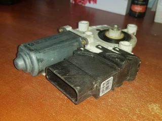 bontott VW TOURAN Jobb hátsó Ablakemelő Motor