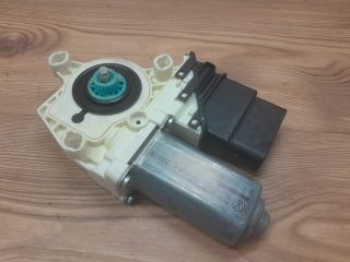 bontott VW TOURAN Jobb hátsó Ablakemelő Motor