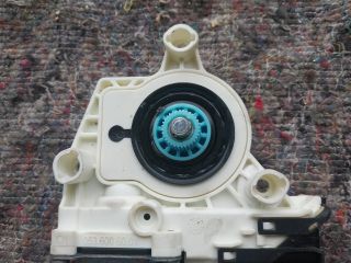 bontott VW TOURAN Jobb hátsó Ablakemelő Motor