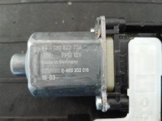 bontott VW TOURAN Jobb hátsó Ablakemelő Motor