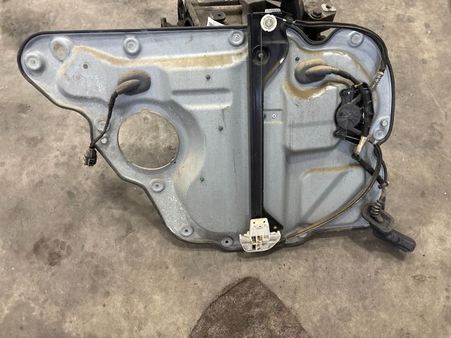 bontott VW TOURAN Jobb hátsó Ablakemelő Szerkezet (Elektromos)