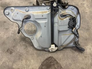 bontott VW TOURAN Jobb hátsó Ablakemelő Szerkezet (Elektromos)