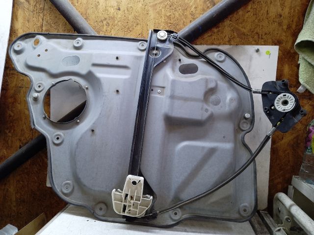 bontott VW TOURAN Jobb hátsó Ablakemelő Szerkezet (Elektromos)