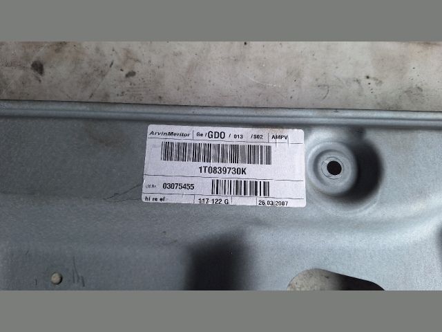 bontott VW TOURAN Jobb hátsó Ablakemelő Szerkezet (Elektromos)