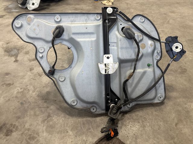 bontott VW TOURAN Jobb hátsó Ablakemelő Szerkezet (Elektromos)