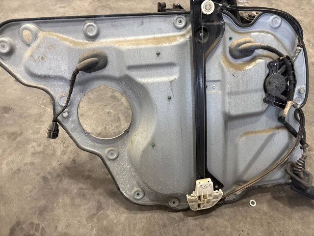 bontott VW TOURAN Jobb hátsó Ablakemelő Szerkezet (Elektromos)