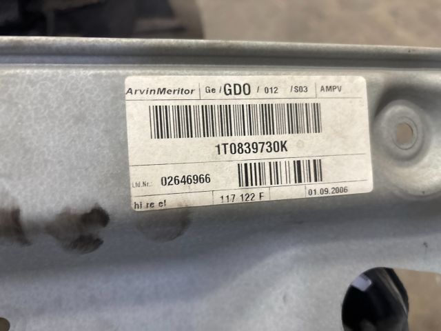 bontott VW TOURAN Jobb hátsó Ablakemelő Szerkezet (Elektromos)