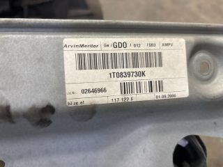 bontott VW TOURAN Jobb hátsó Ablakemelő Szerkezet (Elektromos)