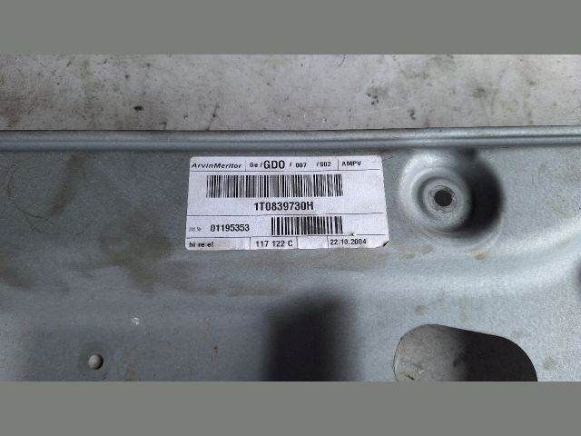 bontott VW TOURAN Jobb hátsó Ablakemelő Szerkezet (Elektromos)