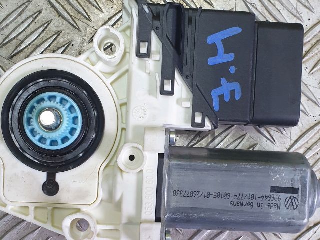 bontott VW TOURAN Jobb hátsó Ablakemelő Szerkezet (Elektromos)