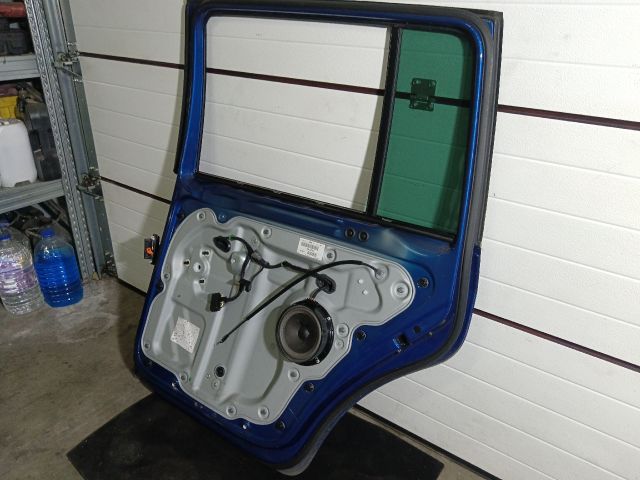 bontott VW TOURAN Jobb hátsó Ajtó (Részeivel)