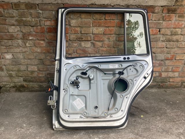 bontott VW TOURAN Jobb hátsó Ajtó (Részeivel)
